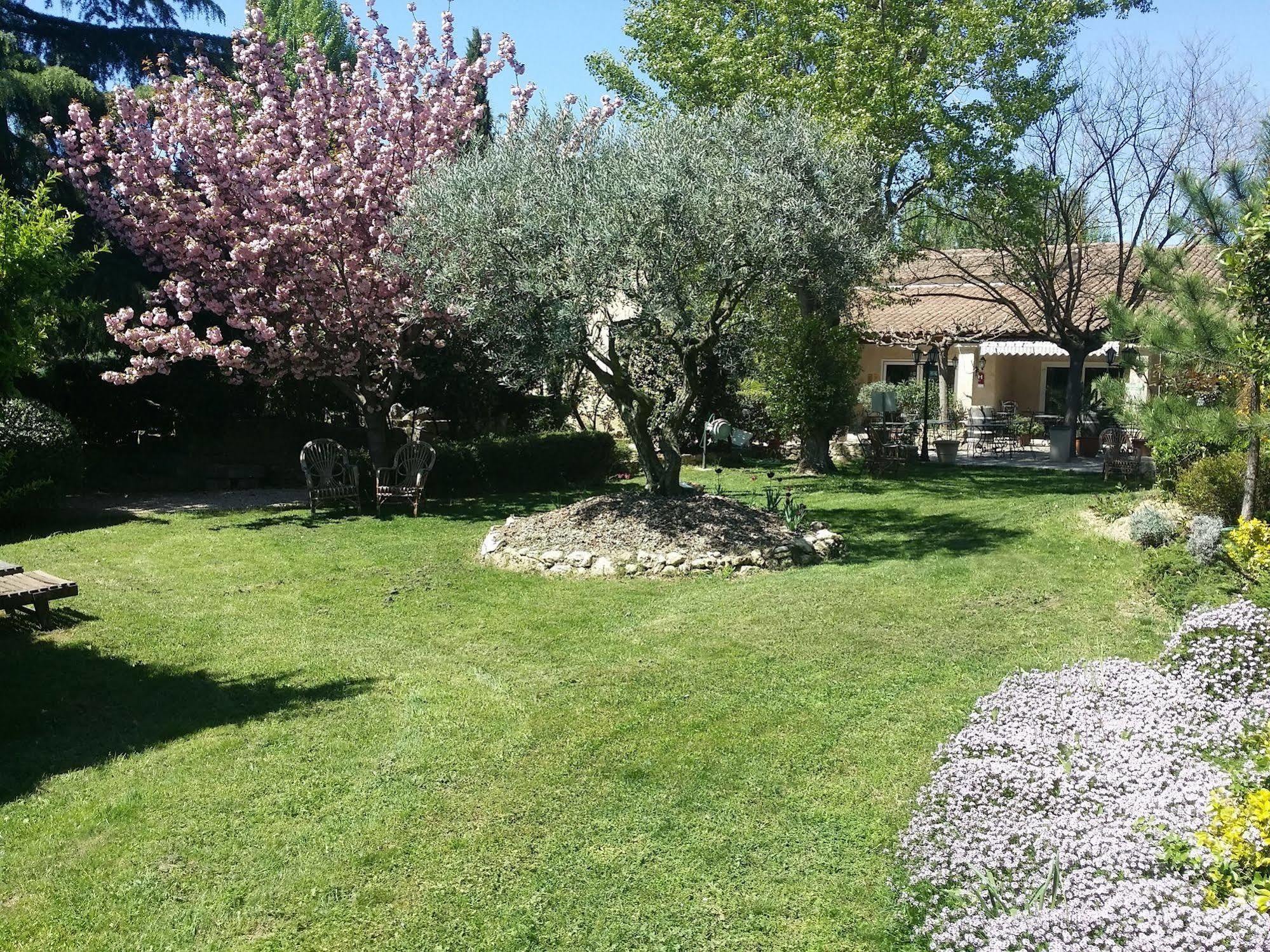 Hôtel Le Petit Mas De Marie à La Tour-dʼAigues Extérieur photo